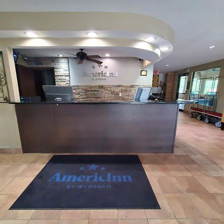 Americinn And Suites By Wyndham Delafield-Waukesha-Milwaukee Exterior photo