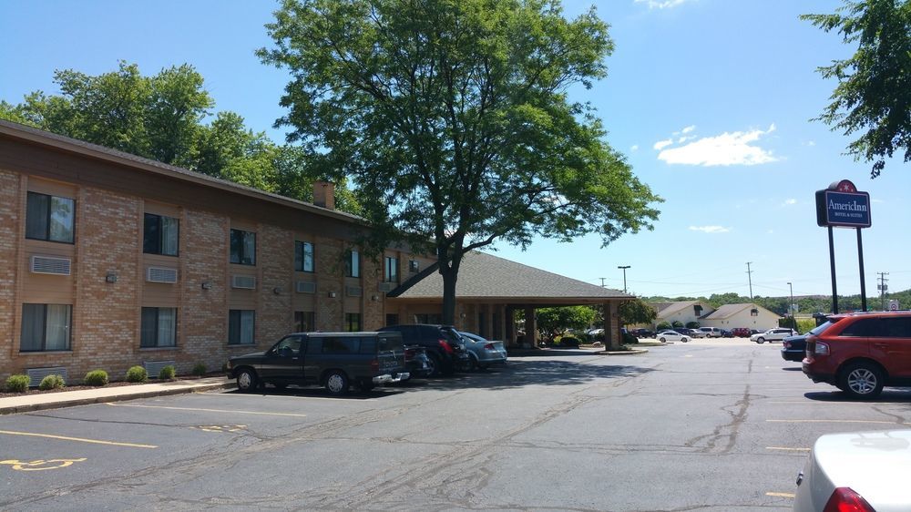 Americinn And Suites By Wyndham Delafield-Waukesha-Milwaukee Exterior photo