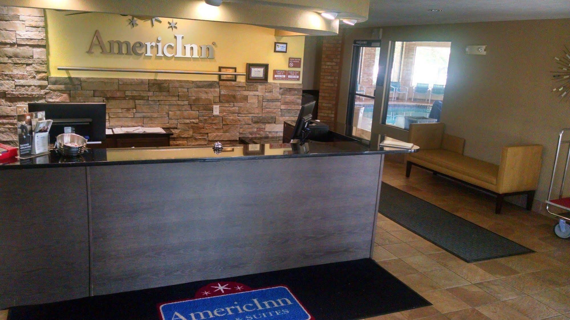 Americinn And Suites By Wyndham Delafield-Waukesha-Milwaukee Exterior photo